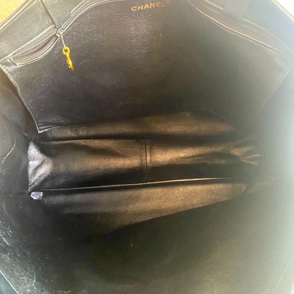 Chanel Vintage Lambskin XL Tote **PRICED TO SELL** - Picture 8 of 13